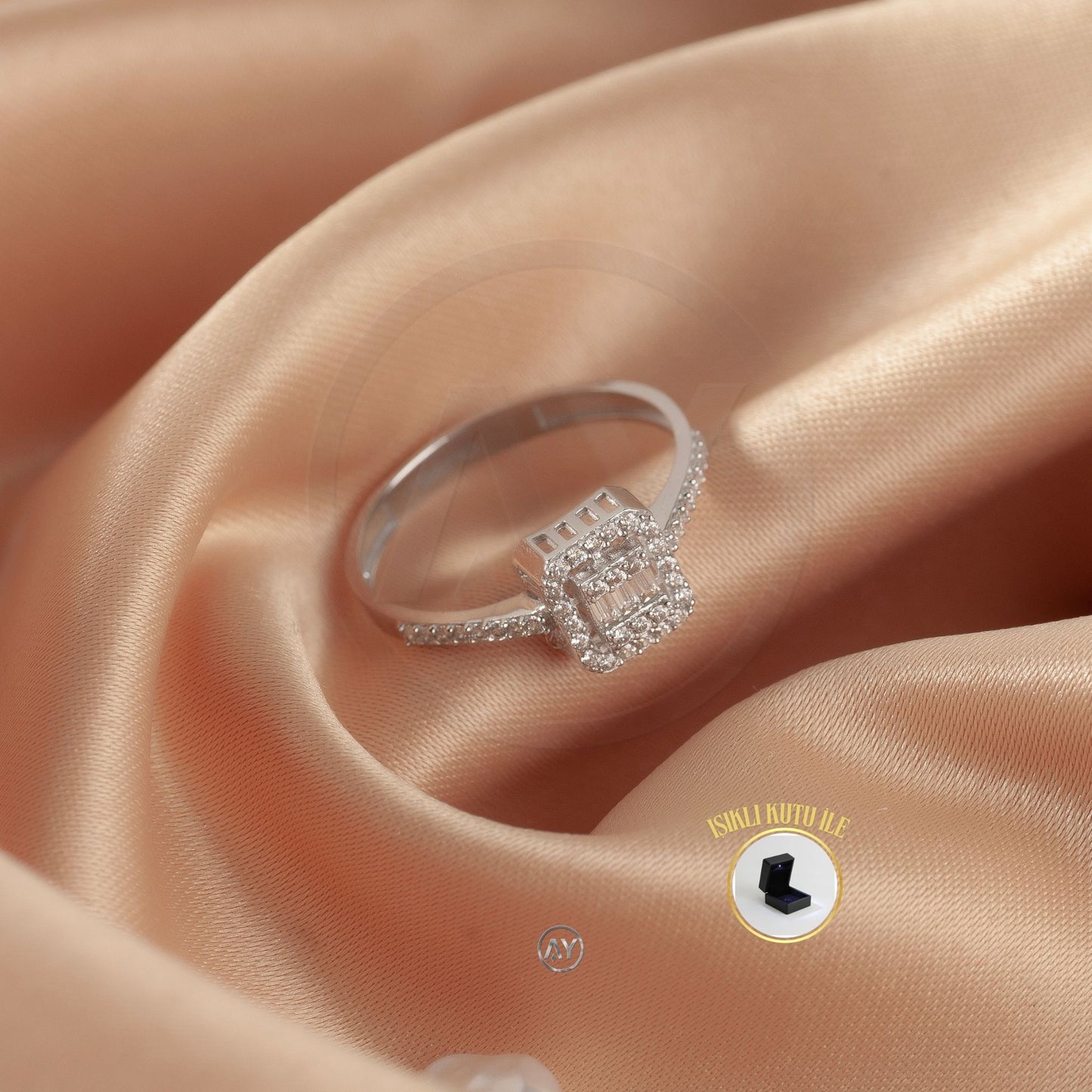 14 Ayar Altın Yüzük - 1.70 Gr. | Baget Model - Kenar Zirkon Taşlı Beyaz Altın, Işıklı Kutulu & Garanti Belgeli & Karton Çantalı