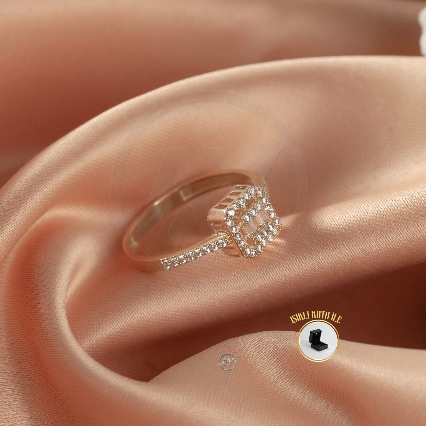 14 Ayar Altın Yüzük - 1.70 Gr. | Baget Model - Kenar Zirkon Taşlı Sarı Altın, Işıklı Kutulu & Garanti Belgeli & Karton Çantalı